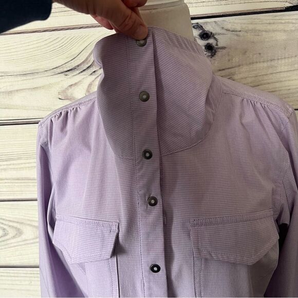 Duluth Trading Co Lilac Purple Sol Survivor Sun Protection Button Down Shirt - Picture 10 of 16
